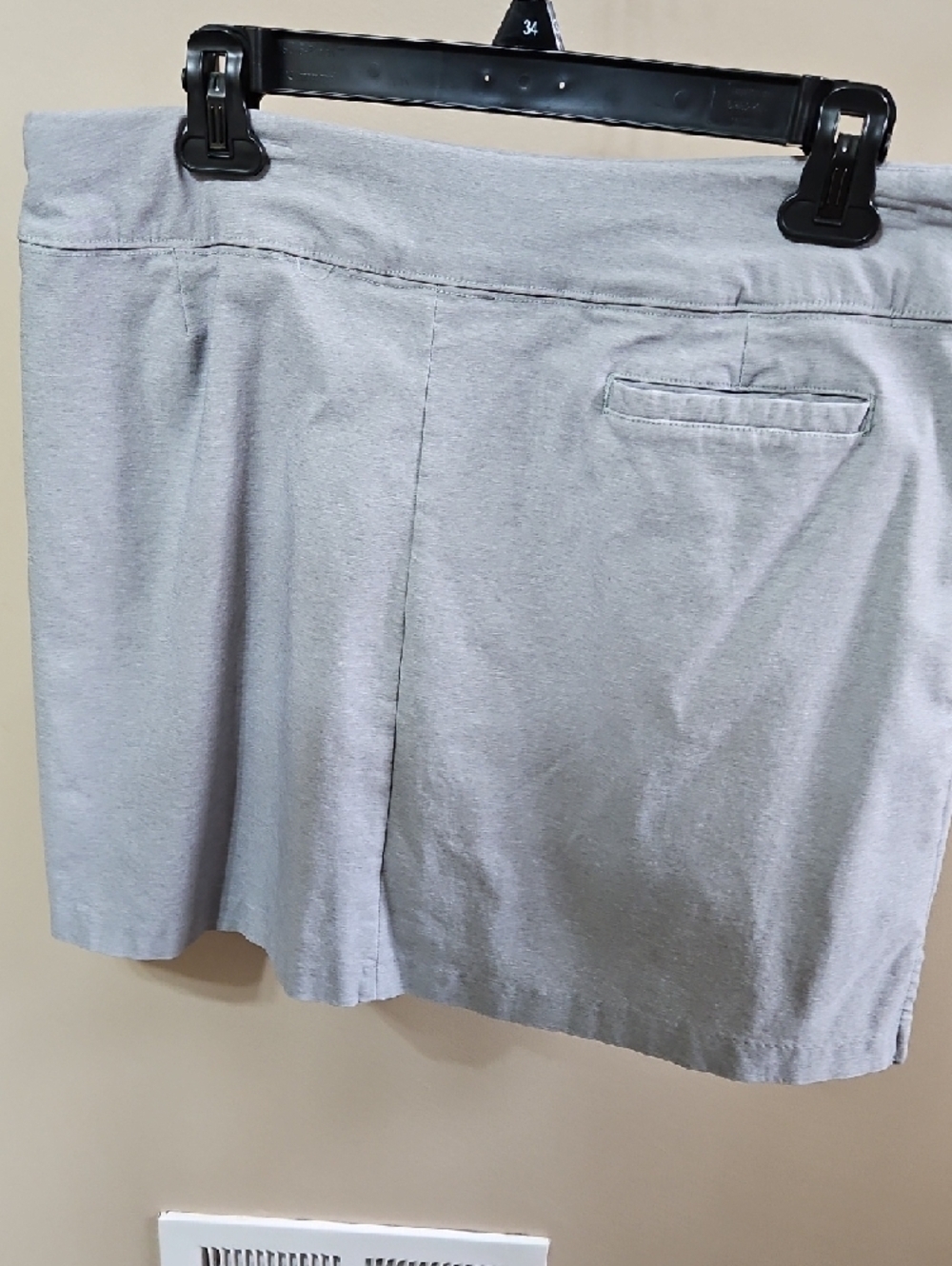 Lady Hagen Light Gray Golf Skort. Size 14 - Picture 2 of 5